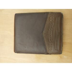 Levi's Brown Bifold Men's Wallet with Logo Accent and Credit Card Slots